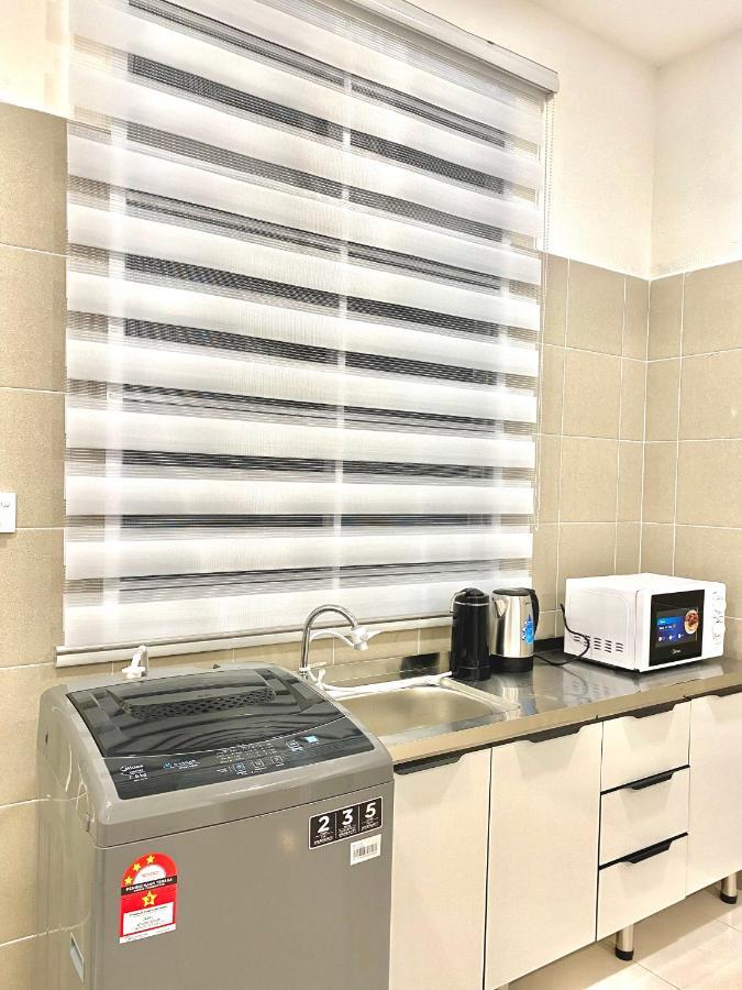 Heymuji Projector-Netflix-Darts-Near Lotus Apartment Keluang Luaran gambar